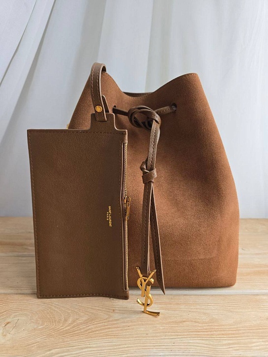 Замшевая сумка Yves Saint Laurent  Paris VII Pochon