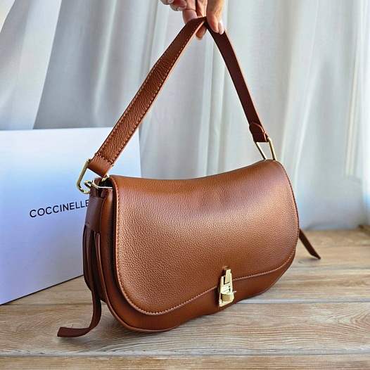 Кожаная сумка Coccinelle Magie 28x18 см   