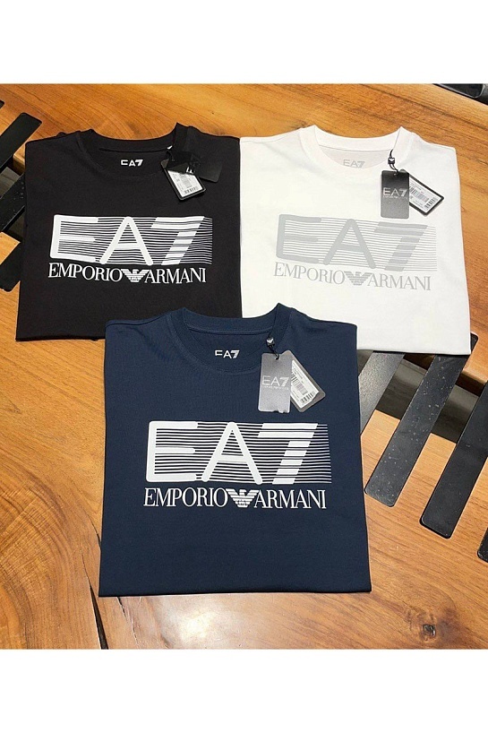 Футболка чёрного цвета Emporio Armani 7 logo-print