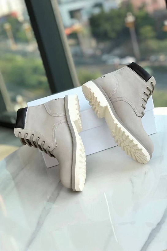 Женские ботинки Celine серого цвета