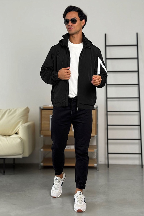 Мужская чёрная ветровка Moncler Fetuque