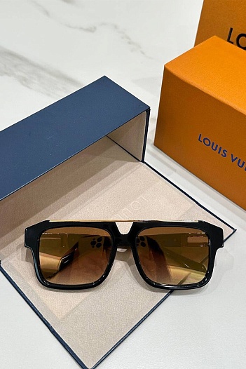 Солнцезащитные очки Louis Vuitton чёрного цвета   
