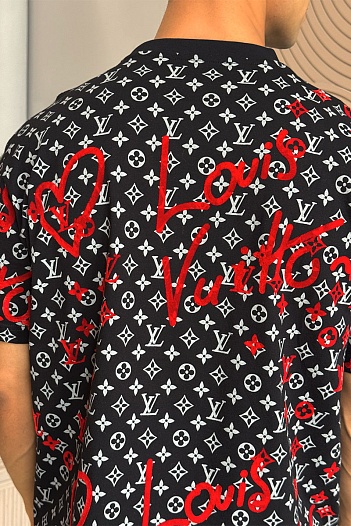 Чёрная оверсайз футболка Louis Vuitton Heart monogram all-over   