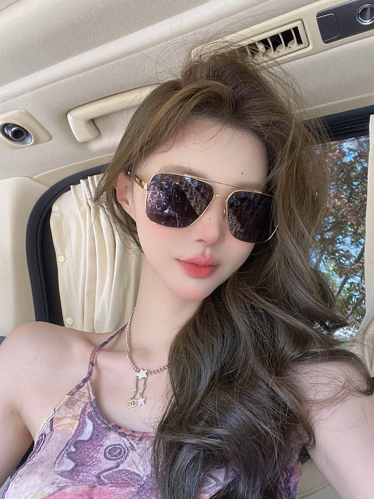 Солнцезащитные очки Dior