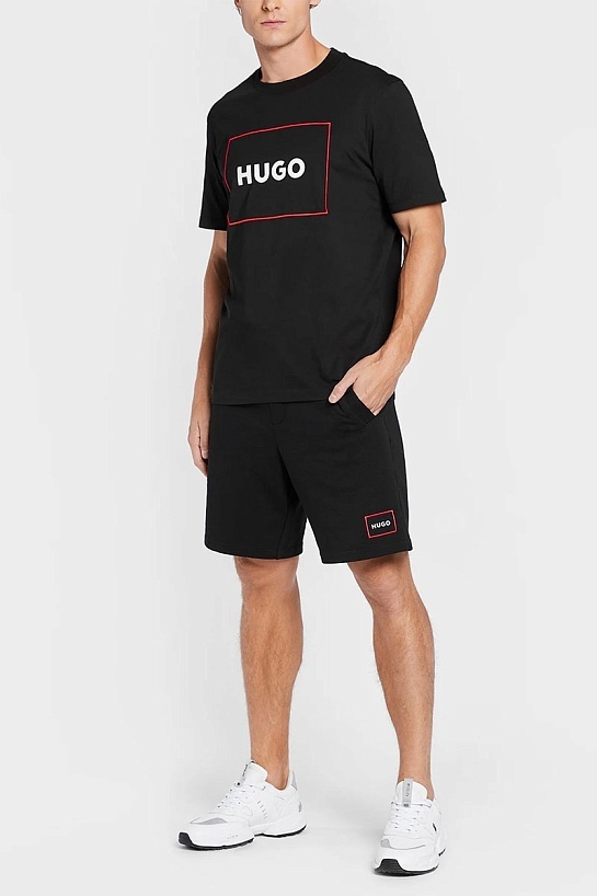 Мужская футболка Hugo Boss чёрного цвета