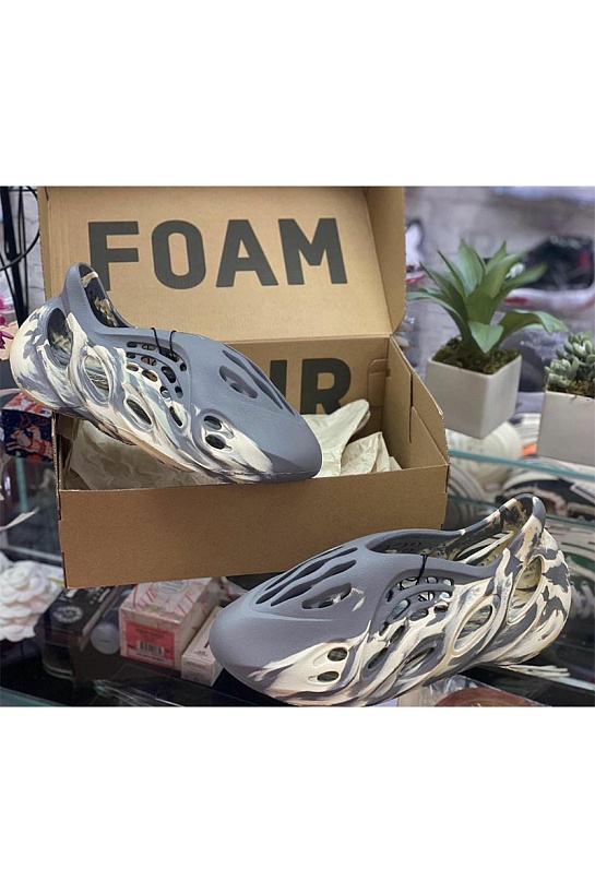 Кроссовки Adidas Yeezy Foam RNNR MXT "Moon Grey"