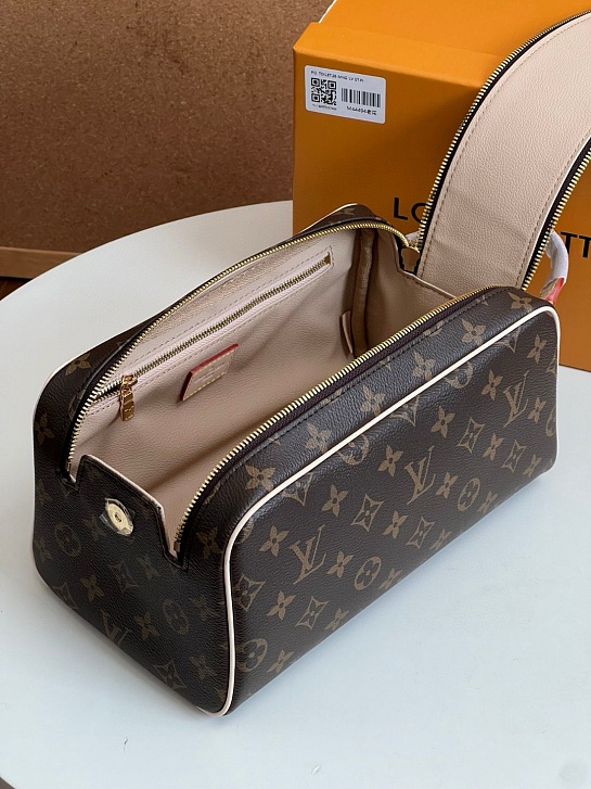 Кожаный несессер Louis Vuitton Dopp Kit Premium 28x15x16.5 см