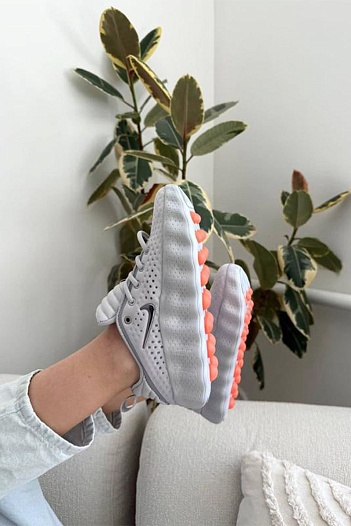 Кроссовки Nike Mind 002    
