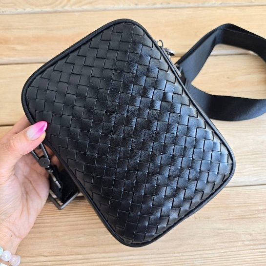 Кожаная сумка Bottega Veneta Intrecciato crossbody 20x14 см - Black