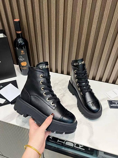 Женские ботинки чёрного цвета Chanel   