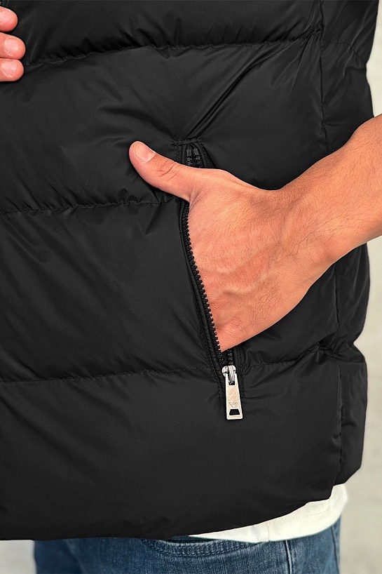 Мужской чёрный жилет Emporio Armani 7