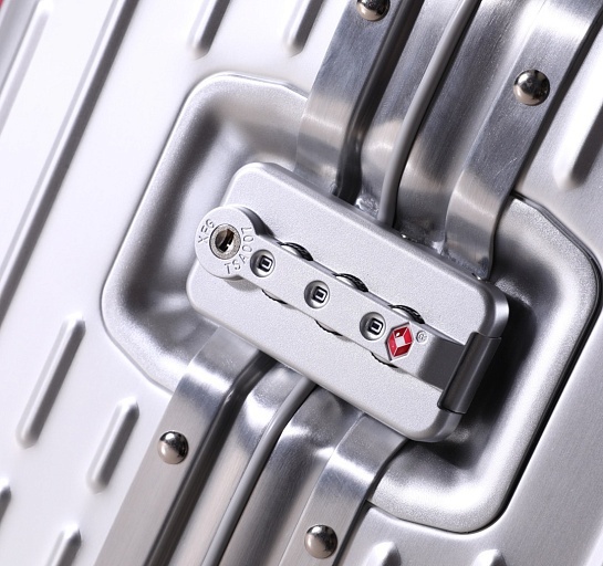 Чемодан Rimowa Aluminum M Premium 66x43x27 см