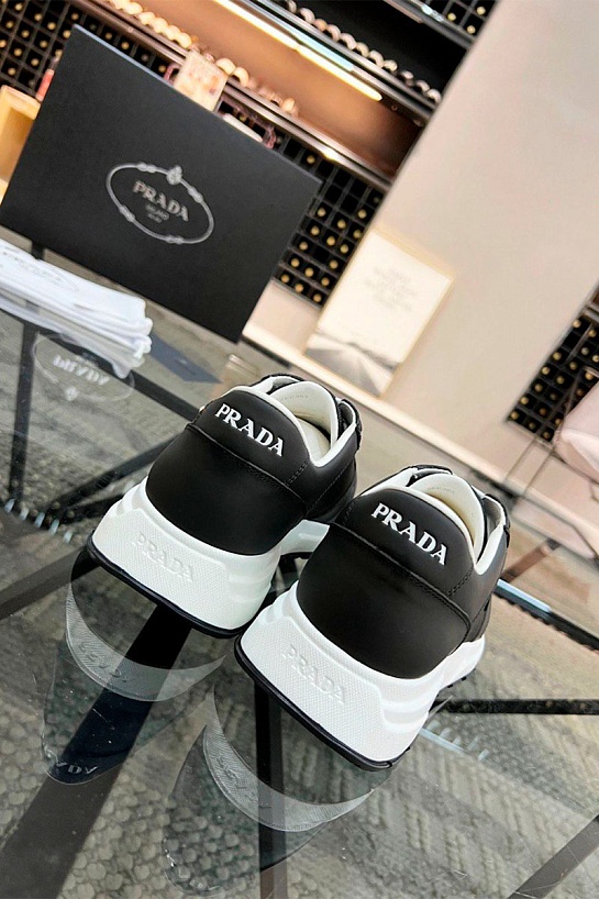 Мужские кожаные кроссовки Prada