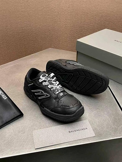Женские кожаные кроссовки Balenciaga Hamptons Worn-Out premium   