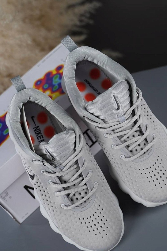 Кроссовки Nike Mind 002