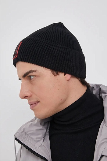 Шапка чёрного цвета Hugo Boss logo-patch   