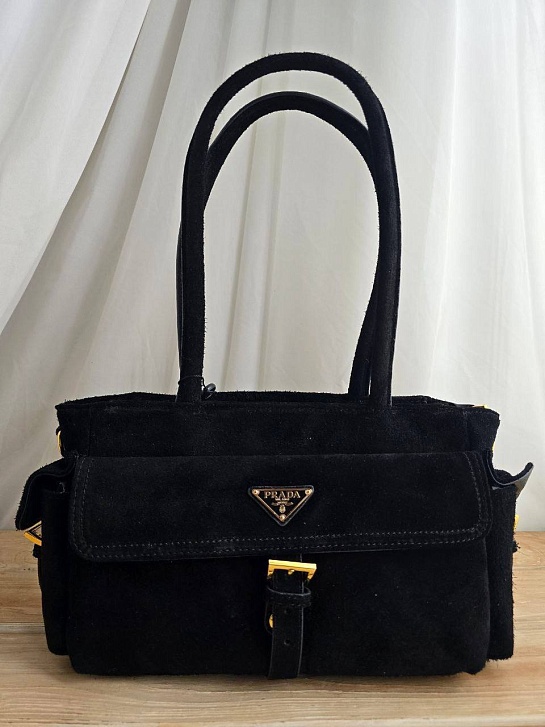 Замшевая сумка Prada 30x16 см