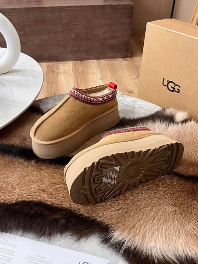 Женские замшевые ботинки UGG Tazz Platform - Chestnut   