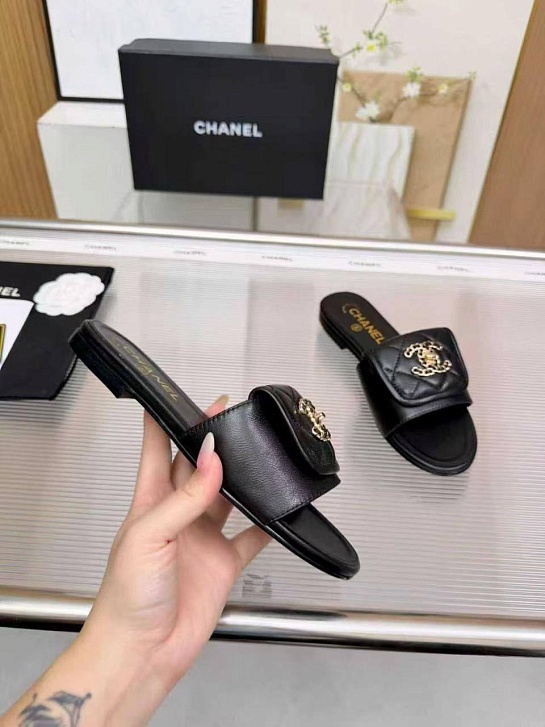Женские кожаные шлёпанцы Chanel premium