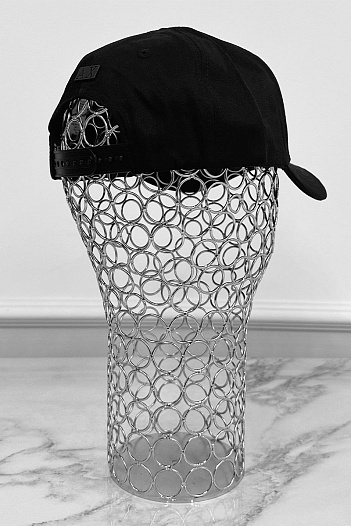 Бейсболка чёрного цвета Armani Exchange embroidered-logo   