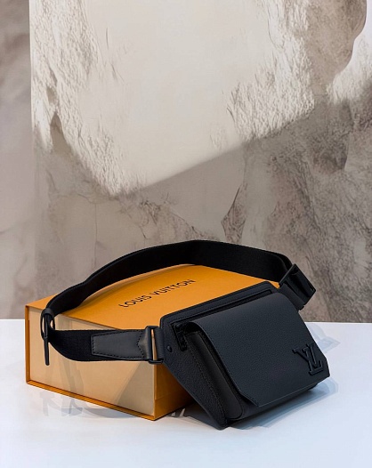 Кожаная сумка на пояс Louis Vuitton Aerogram Takeoff Sling premium 30x16x3 см   