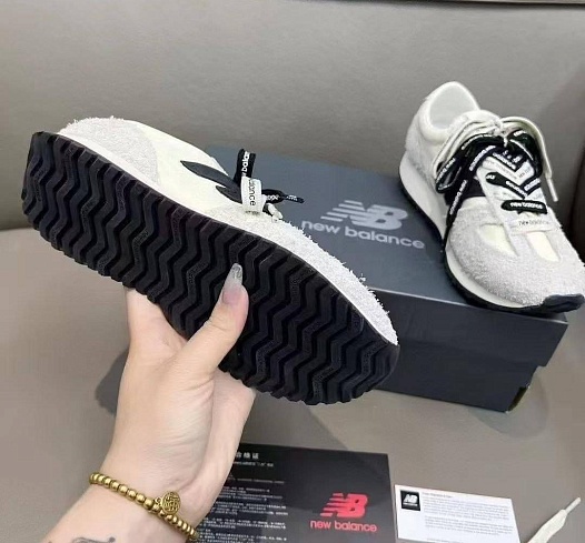 Женские кросовки MIU MIU x New Balance 471 premium   
