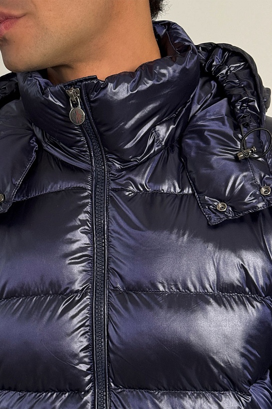 Тёмно-синий пуховик Moncler Maya logo-patch