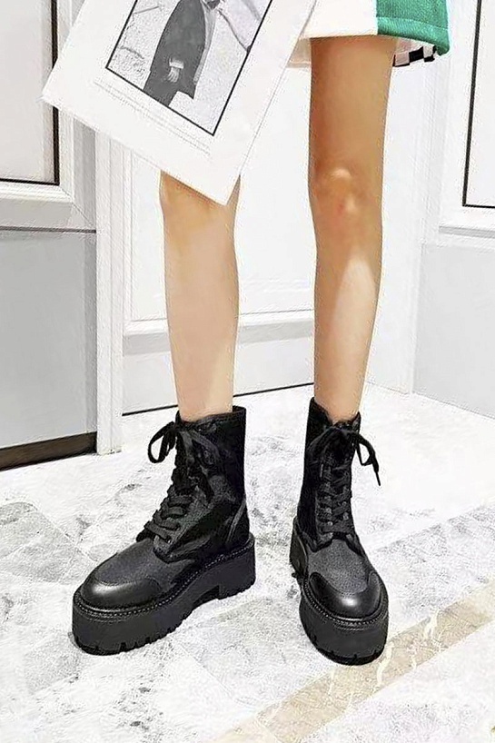 Женские кожаные ботинки Celine чёрного цвета