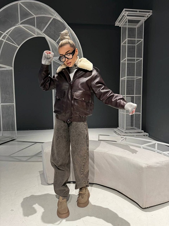 Женская кожаная дубленка MIU MIU с меховым воротом