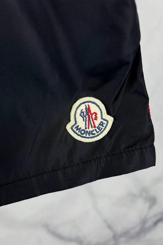 Мужские тёмно-синие шорты Moncler logo-patch