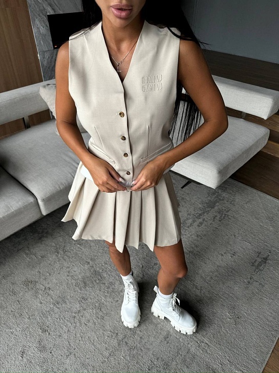 Женский бежевый костюм MIU MIU