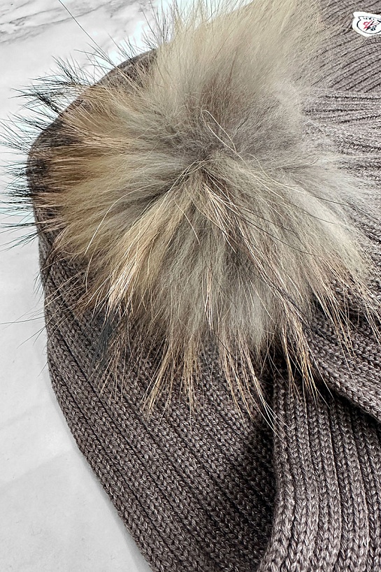 Комплект из шапки и шарфа коричневого цвета Moncler logo-patch