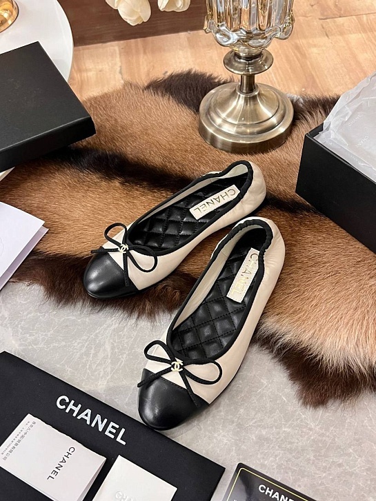 Женские балетки Chanel Flats - White / Black