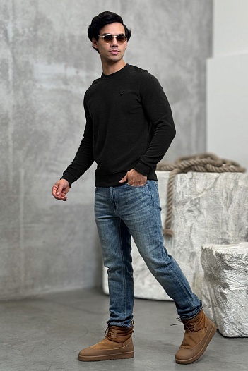 Мужской свитшот чёрного цвета Tommy Hilfiger   