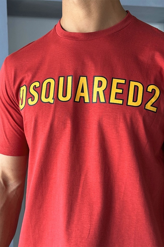 Красная мужская футболка Dsquared2