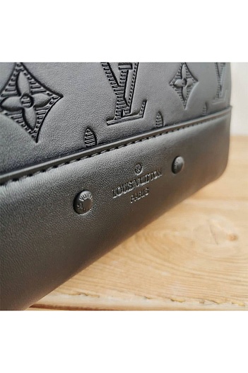 Чёрный кожаный рюкзак Louis Vuitton Racer Monogram Shadow 38x30x18 см   