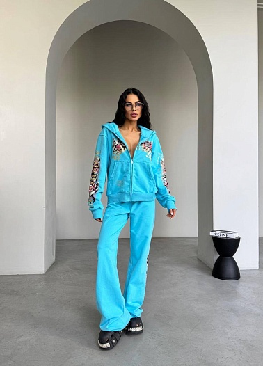 Голубой женский костюм Balenciaga   