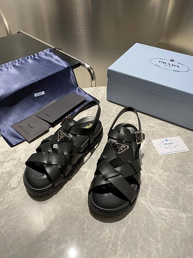 Женские кожаные сандалии Prada Monolith   