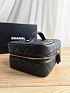 Кожаная косметичка Chanel 20x14 см
