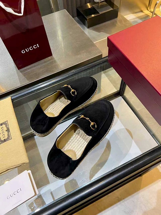 Женские замшевые лоферы Gucci GG Horsebit premium