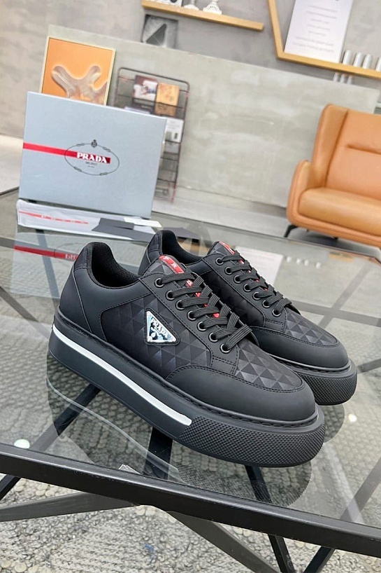 Мужские чёрные кроссовки Prada