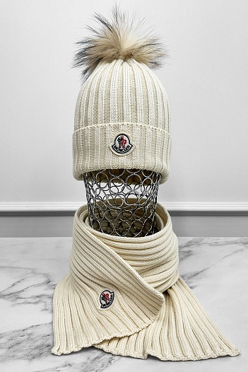 Комплект из шапки и шарфа светло-бежевого цвета Moncler logo-patch   