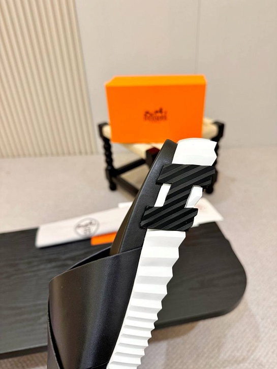 Кожаные шлёпанцы Hermes Infra