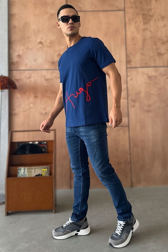 Мужская тёмно-синяя футболка Hugo Boss