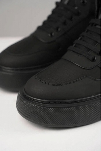 Комбинированные кроссовки с мехом Prada   