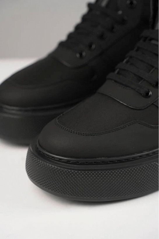 Комбинированные кроссовки с мехом Prada