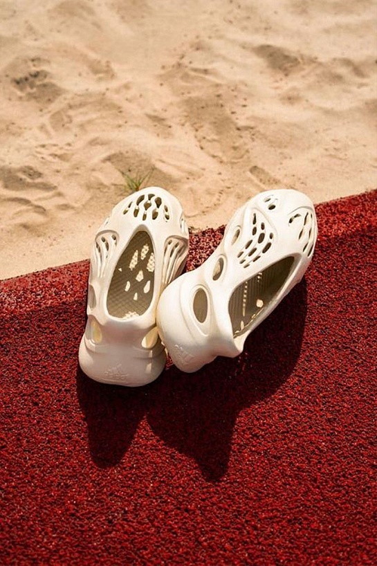 Кроссовки Adidas Yeezy Foam RNNR MXT "Sand"