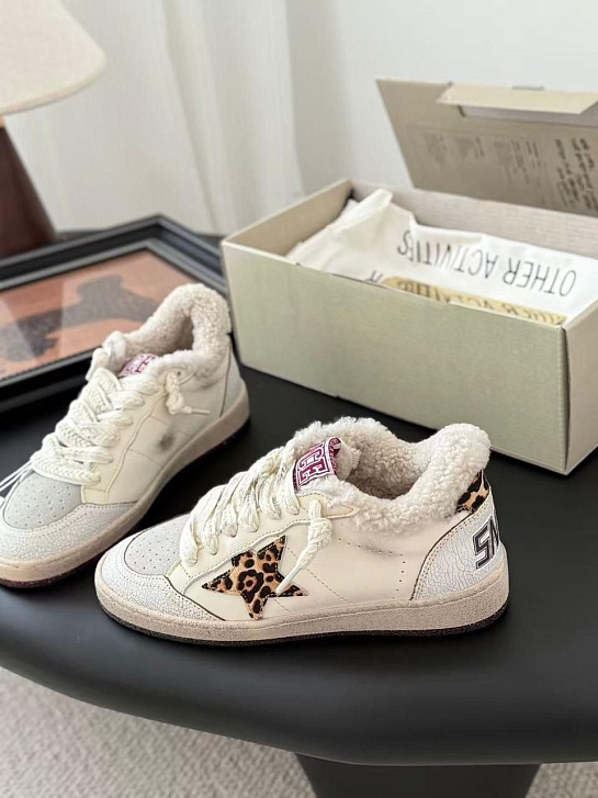 Женские кроссовки с мехом Golden Goose