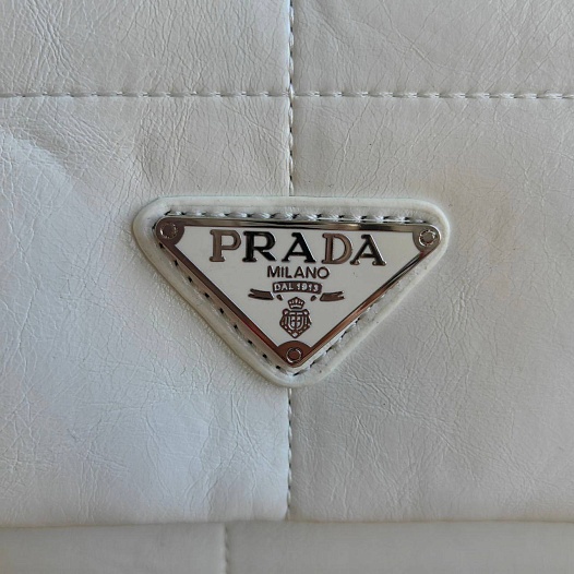 Женская кожаная сумка Prada 33x20 см - White   