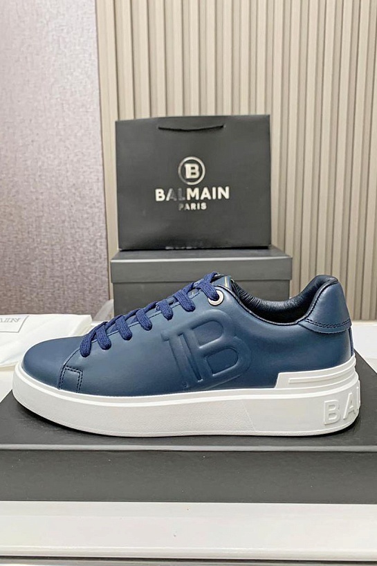 Кожаные кроссовки Balmain синего цвета